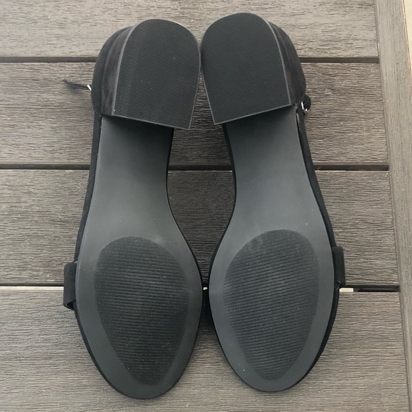 AMAZON ESSENTIAL Two Strap Thick Heel Sandals - Picture 4 of 8